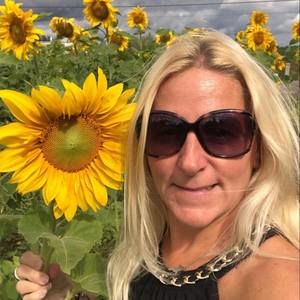 Meet your Posher, Stacy